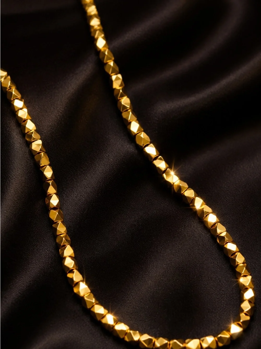 Gold Tone Faceted Beaded Necklace Quiet Luxury Style - Picture 9 of 10
